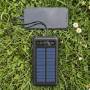 Powerbank med solceller 20000mAh - 4x indbyggede kabler - Sort